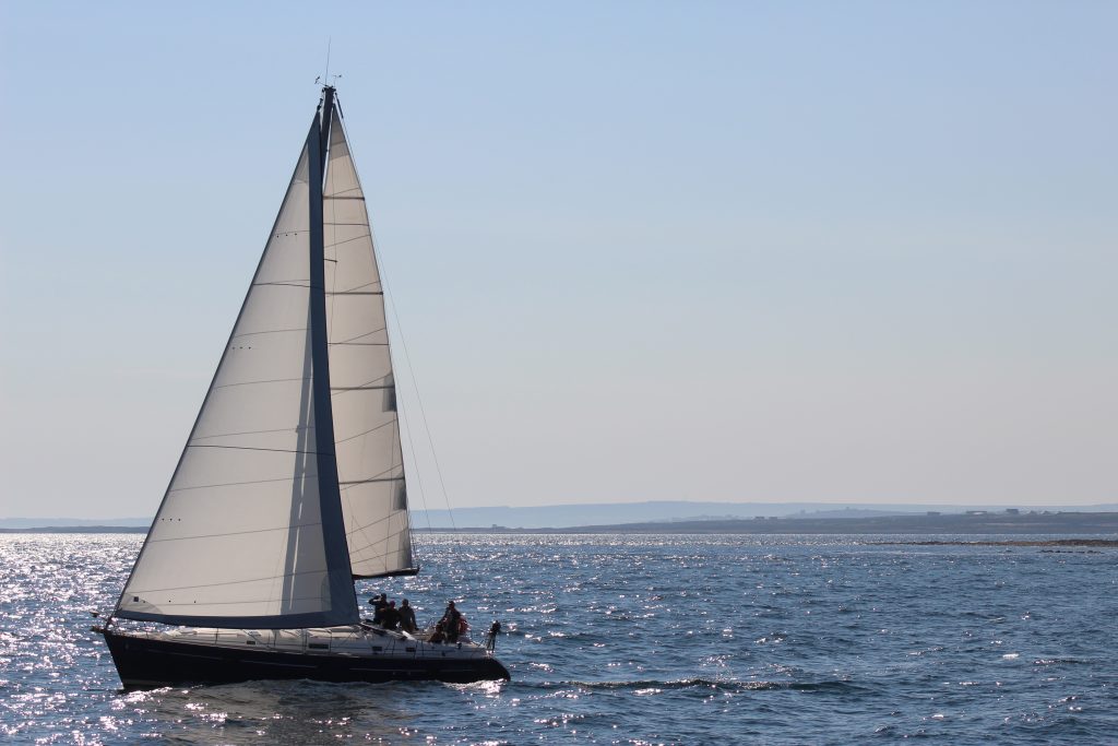 Segelboot auf dem Meer