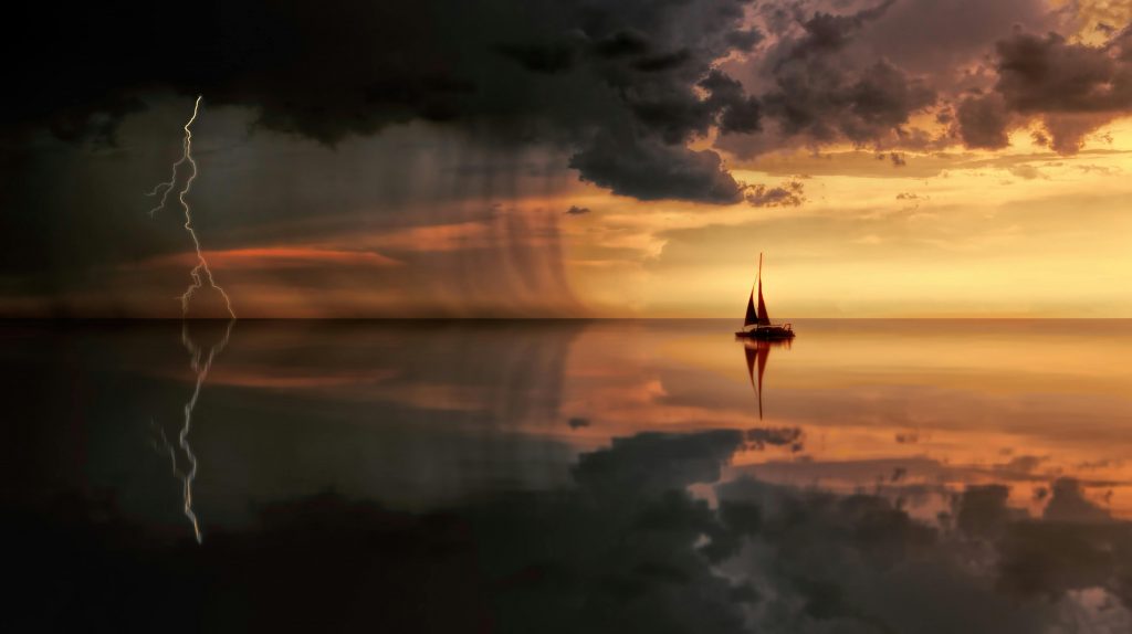 Segelboot im Gewitter