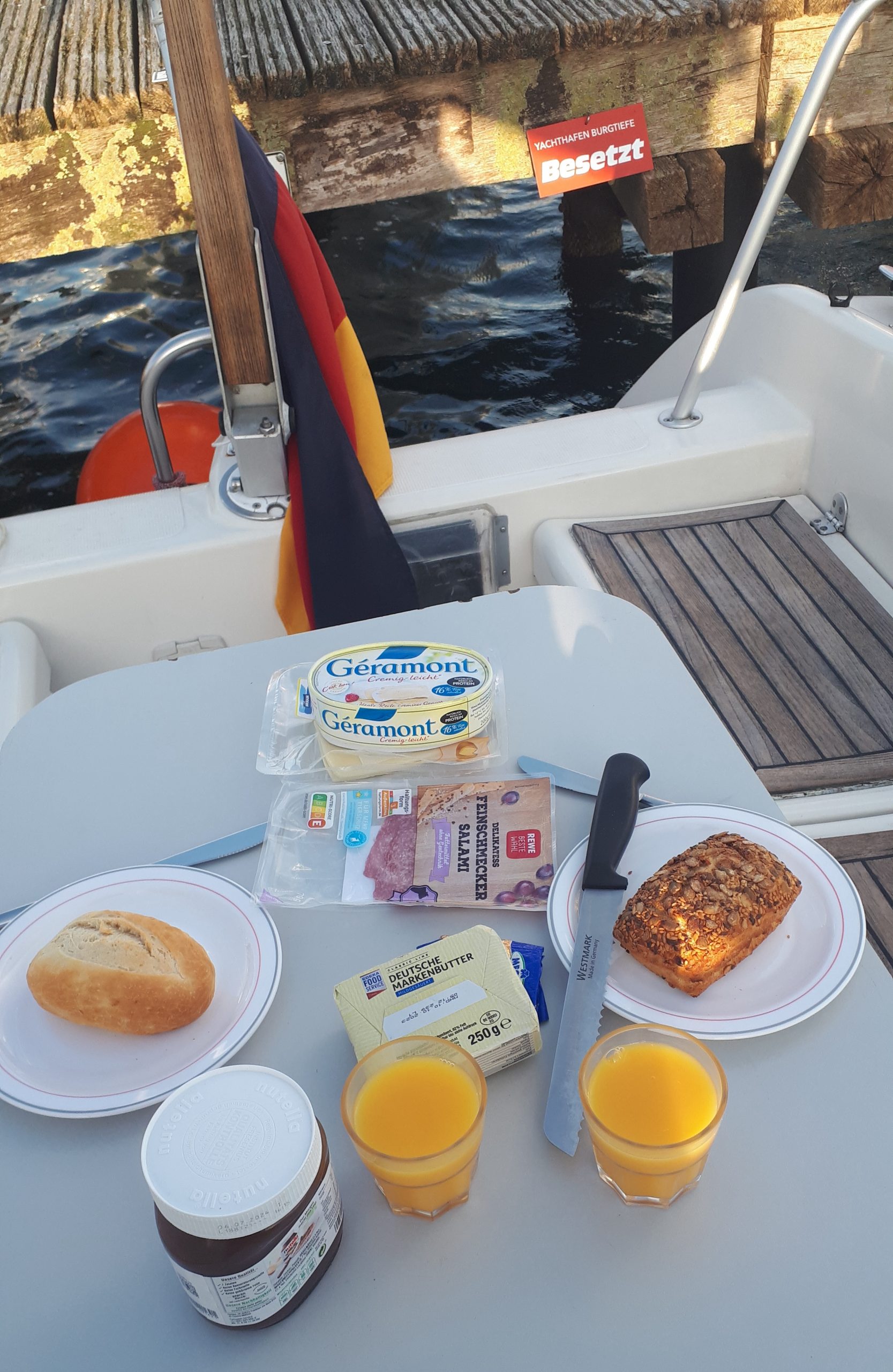 Fr&uuml;hst&uuml;ck an Bord